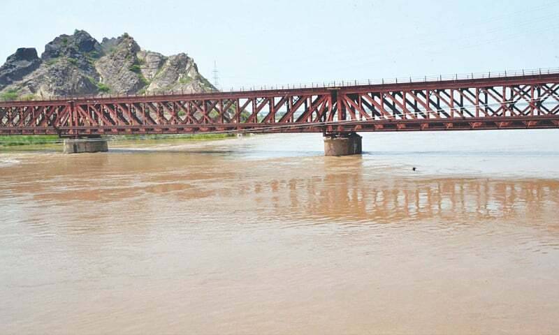 Sutlej River in Medium flood at Ganda Singh Wala: PDMA