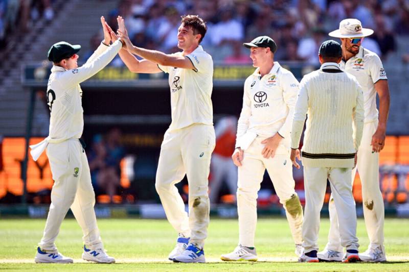 Australia take control of second Test as Pakistan flounder