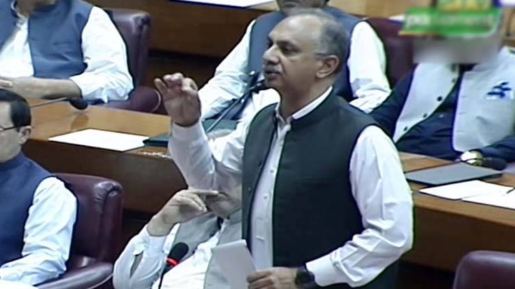 Omar Ayub grills govt for economic tailspin