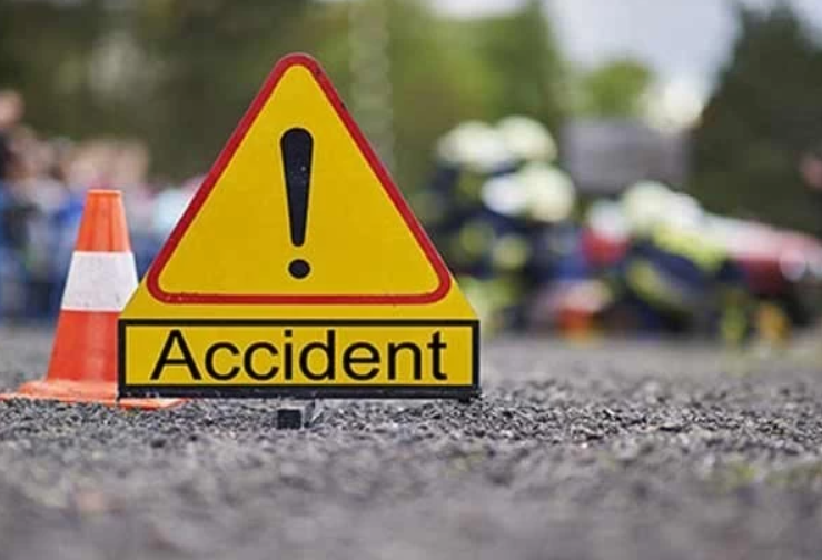 One killed, nine injured in accident in Khanewal