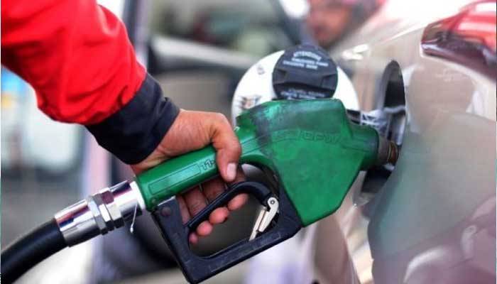 Govt considers further petrol price reduction as global oil prices drop