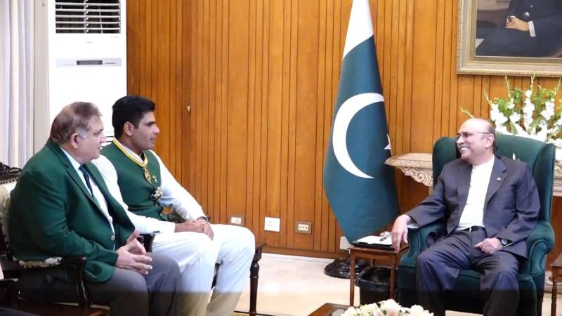 Arshad Nadeem receives Hilal-e-Imtiaz, Rs100 million reward from President Zardari