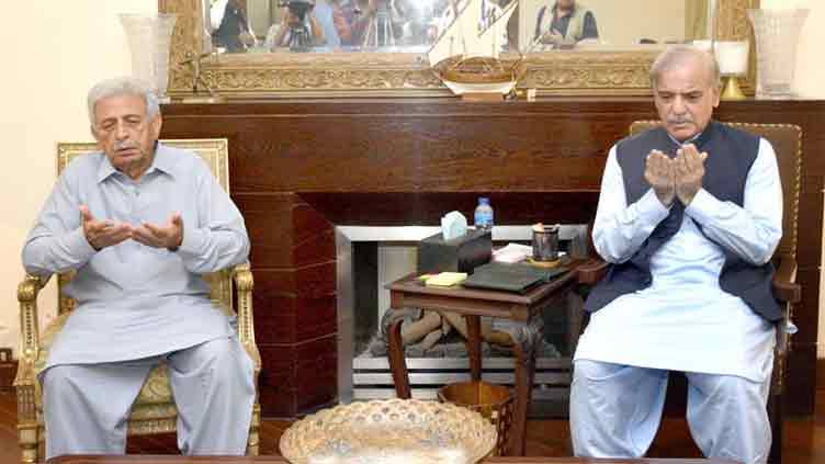 PM offers condolences to federal minister Rana Tanveer Hussain on brother's demise