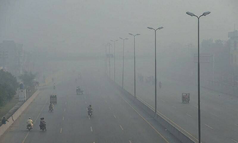 Lahore traffic police launch campaign to combat smog in provincial capital