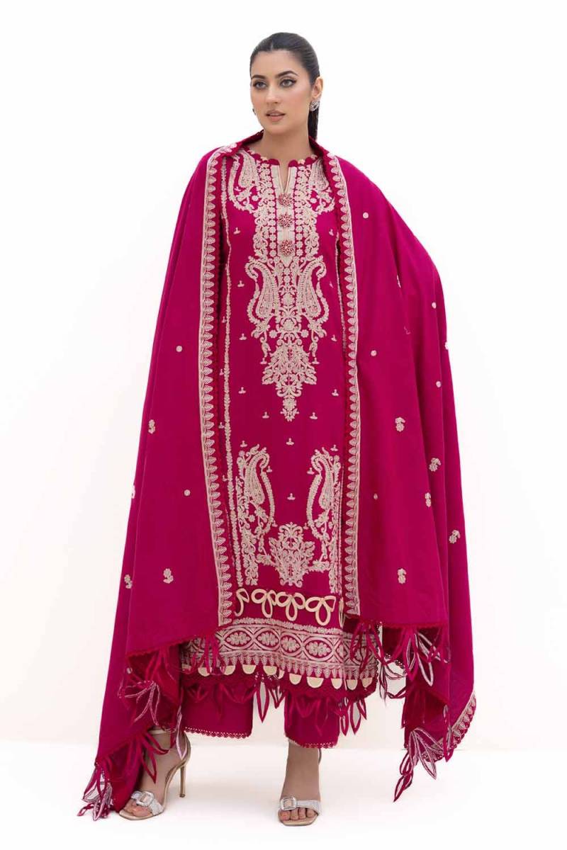 Ethnic Elegance: Traditional Designs in GulAhmed’s Winter Collection