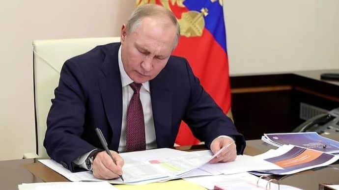 Putin signs decree to call up 133,000 people in autumn conscription