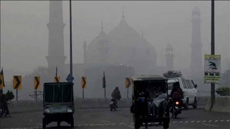 Smog crisis in Lahore worsens as flawed AQI data masks true pollution levels