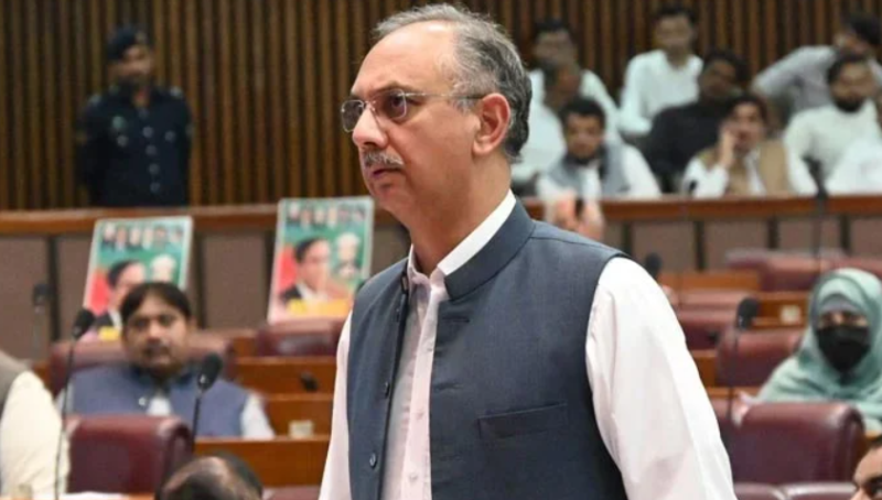 Omar Ayub denies PTI split, backs ‘Imran Khan Bloc’