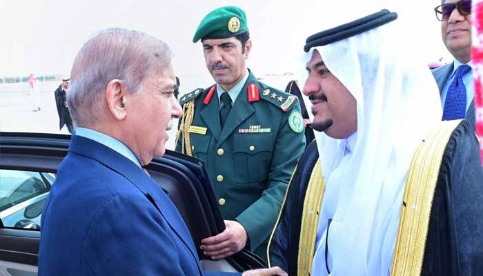 PM arrives in Riyadh for Future Investment Initiative