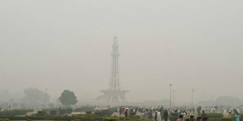 Lahore tops global smog rankings as AQI soars beyond 1,000