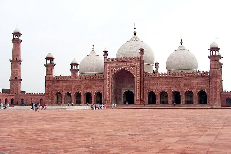 Suspect arrested for harassing women at Badshahi Mosque