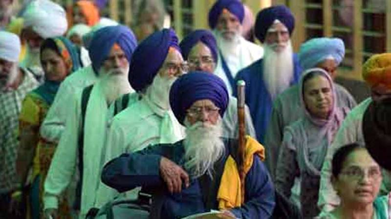 Pak issues visas to Sikh pilgrims for Guru Nanak's 555th birth anniversary