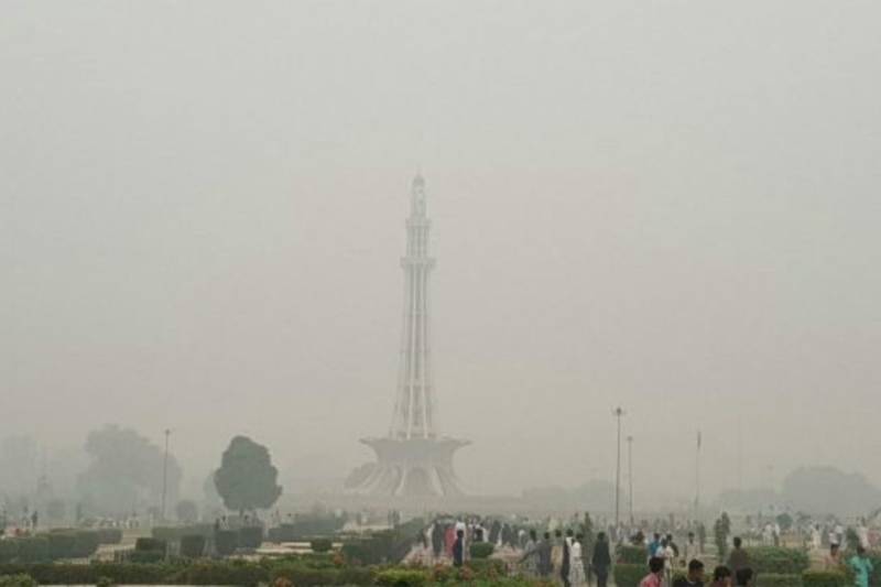 Lahore's AQI remains 'unhealthy' as smog chokes Punjab