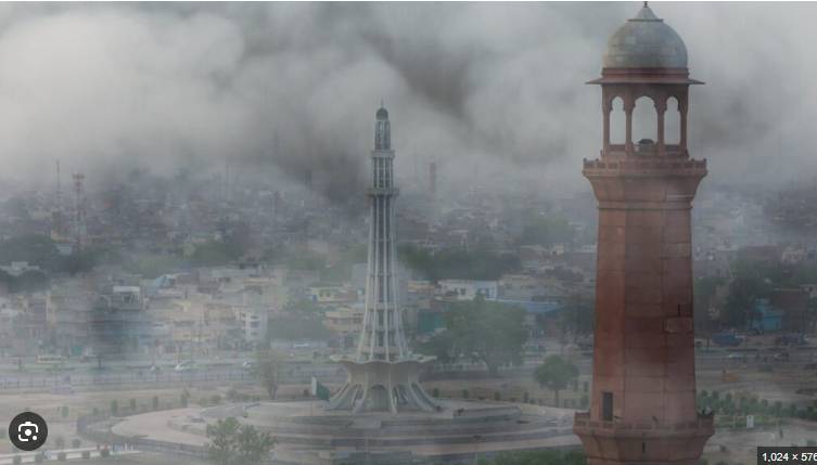 Lahore tops world's most polluted cities amidst persistent smog crisis