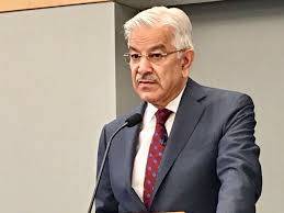 Khawaja Asif accuses Bushra Bibi of sabotaging PTI protest