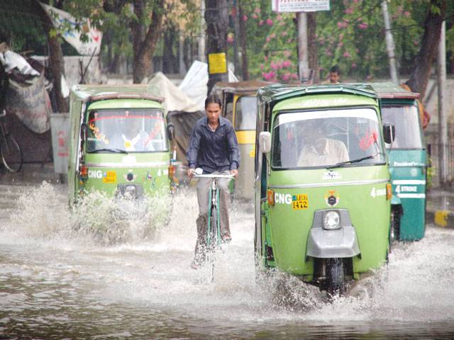 Rain provides brief respite to Lahorites