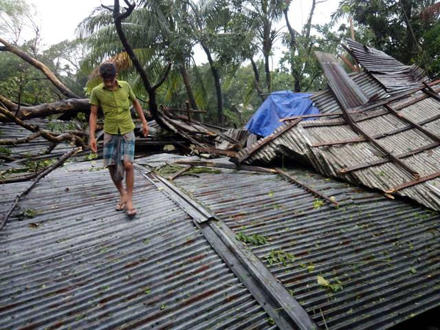 19 dead, hundreds of fishermen missing in Bangladesh storm 