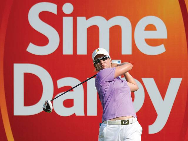 Webb shares lead with Choi