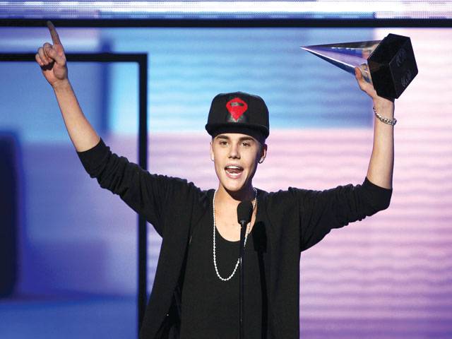 Bieber sweeps American Music Awards with big wins 