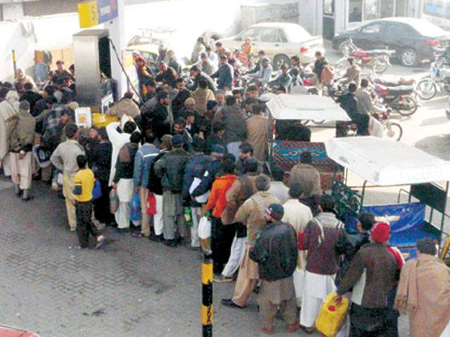 Petrol buying spree goes on amid rumours