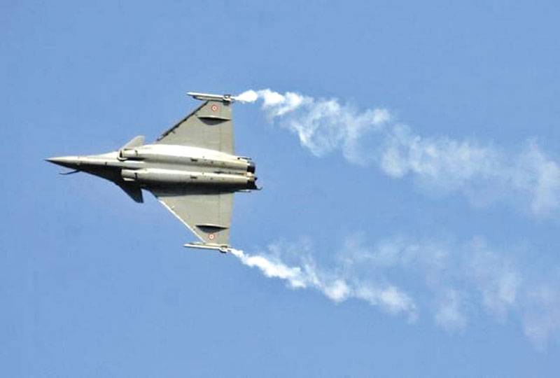 India signals end of talks on larger French Rafale deal