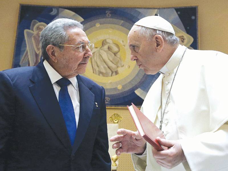 Castro at Vatican thanks pope for mediation role with US