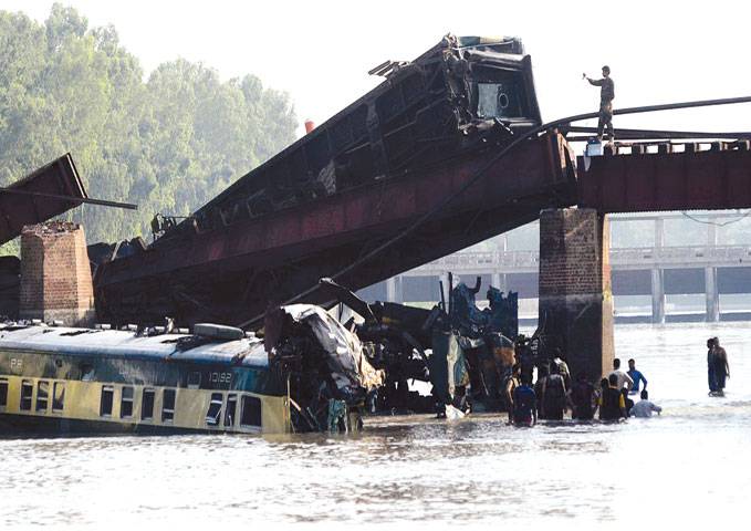 Death toll from train crash reaches 19