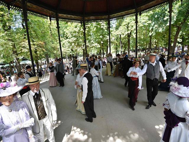 19th century clothes dance