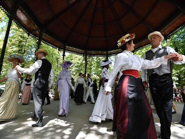 19th century clothes dance