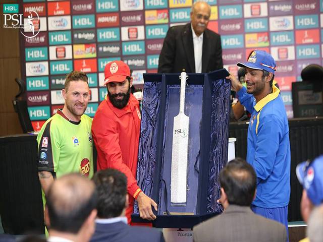 PSL launched with new glittering trophy