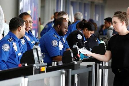 US, UK curb electronics on planes from ME, N African airports