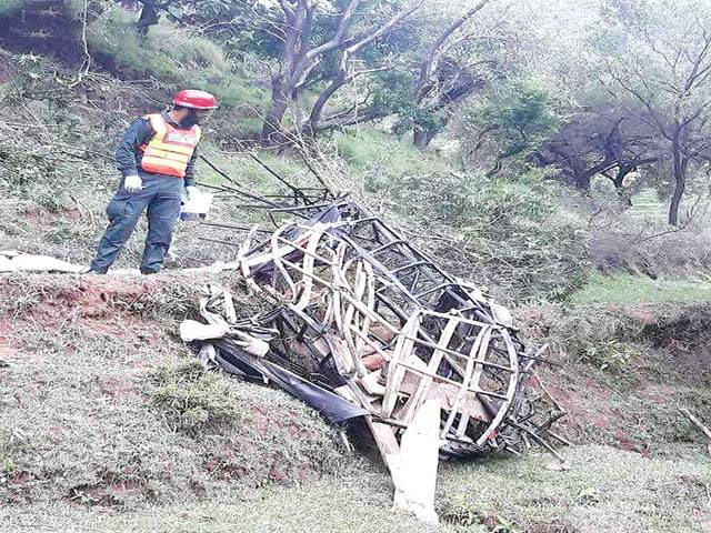 12 killed in murree cable car plunge