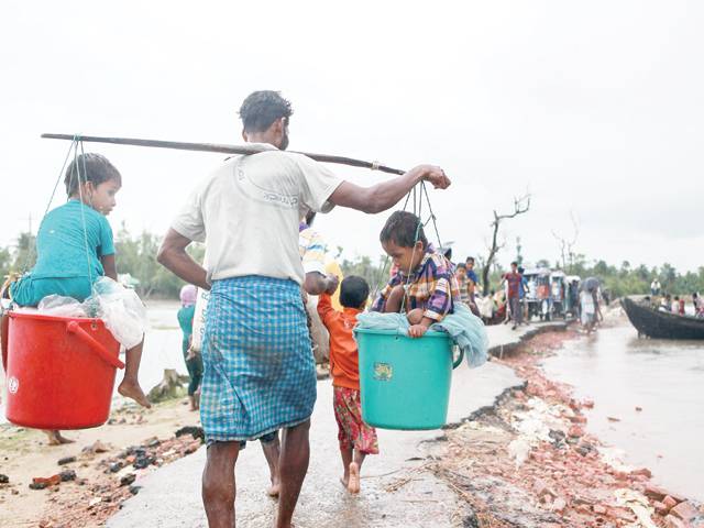  Rohingya exodus nears 300,000