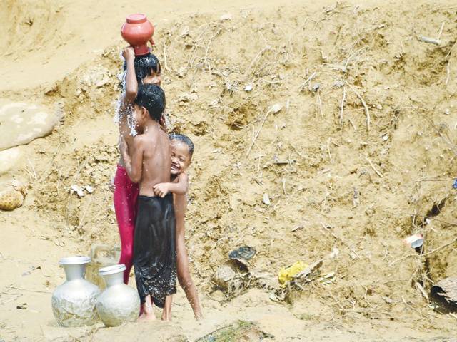 India using chilli sprays, stun grenades to dissuade Rohingya