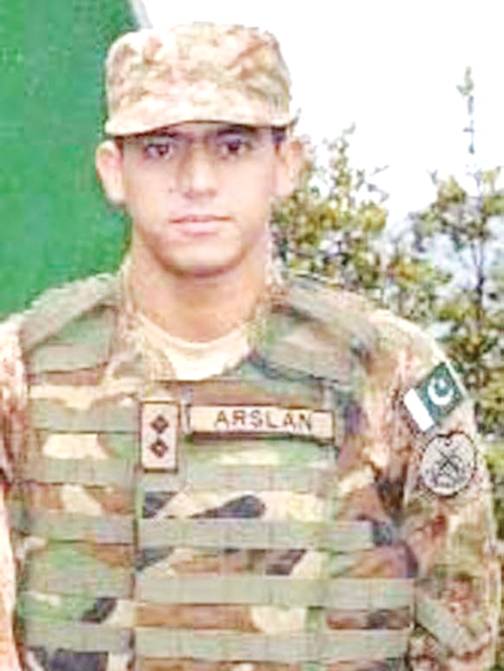 Lieutenant martyred in cross-border attack