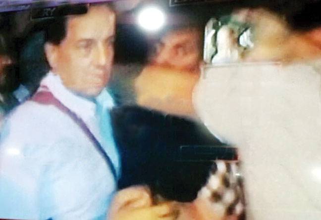 Dramatic arrest of Safdar at airport