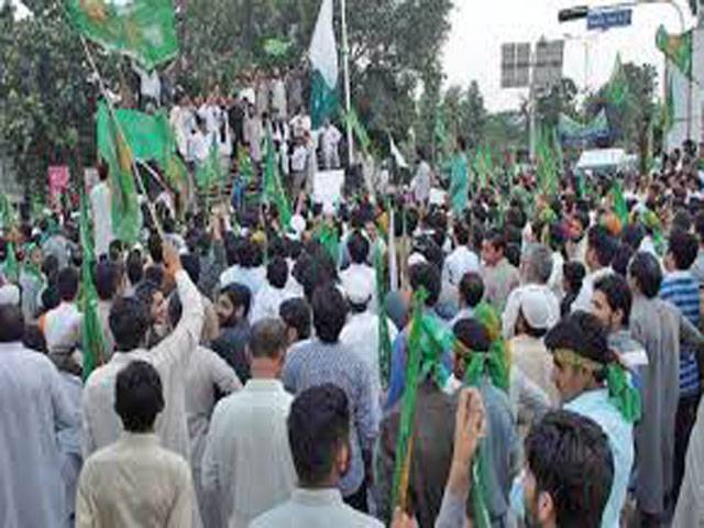 PML-N supporters hold protest on Murree Road