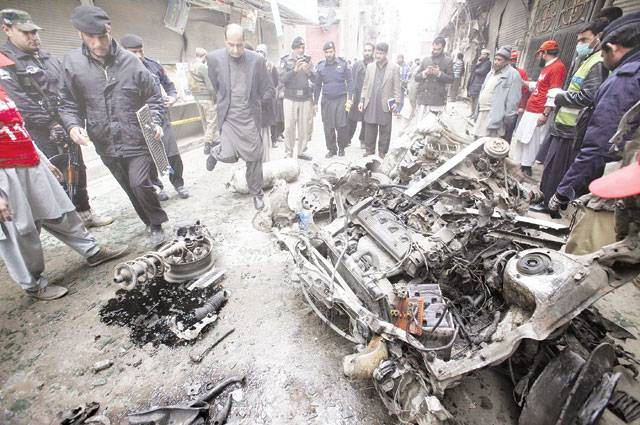 Six injured in Peshawar car bomb blast