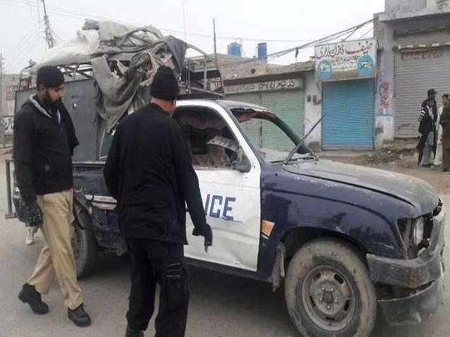 Two cops injured in DI Khan bomb blast