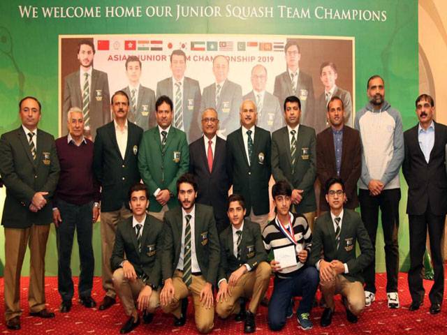 PSF chief rewards Pakistan junior squash team