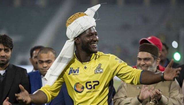 Peshawar Zalmi skipper Darren Sammy reaches Pakistan