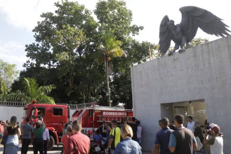 Flamengo football club: Young players die in Rio fire