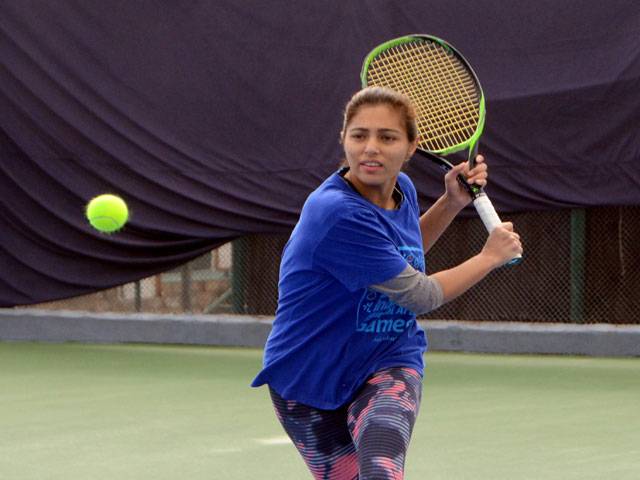 Zoha shocks Mahvish in Ladies National Tennis