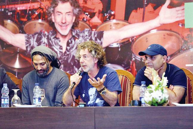 Simon Phillips to conduct Master class in Karachi