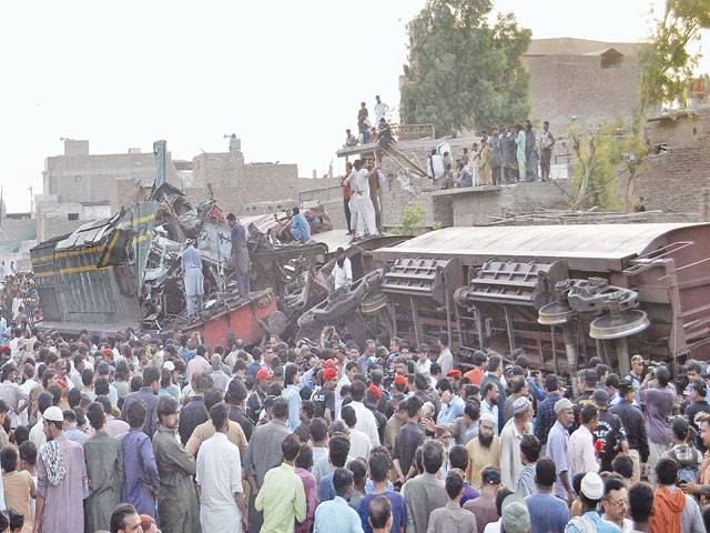 Three die in Hyderabad trains collision