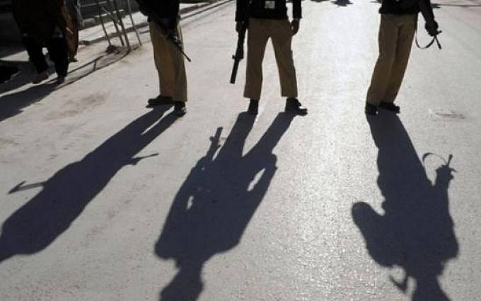 Terrorist shot dead in DI Khan