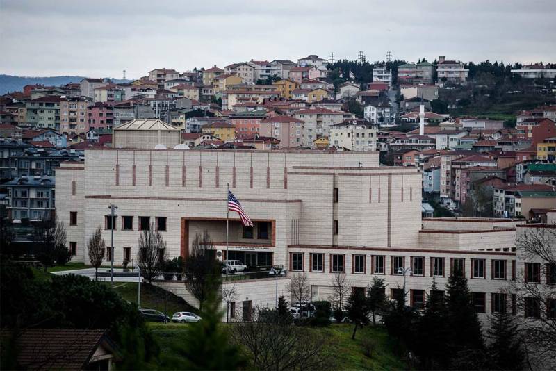 Turkey court lifts house arrest on US consulate staffer