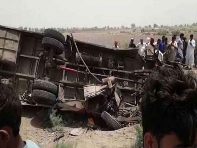 10 die in bus-rickshaw collision in Sanghar 