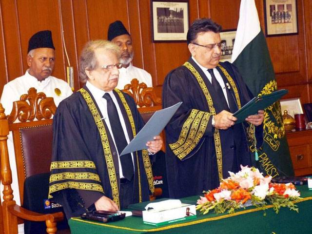 Justice Azmat takes oath as Acting CJP