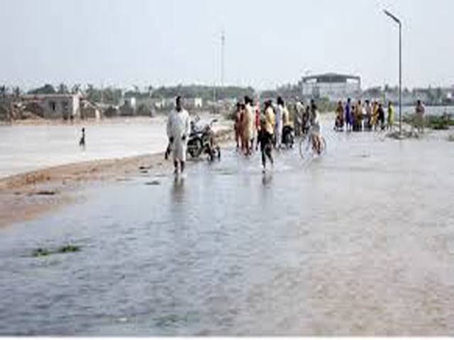 Coastal areas flooded as cyclone Kyarr intensifies